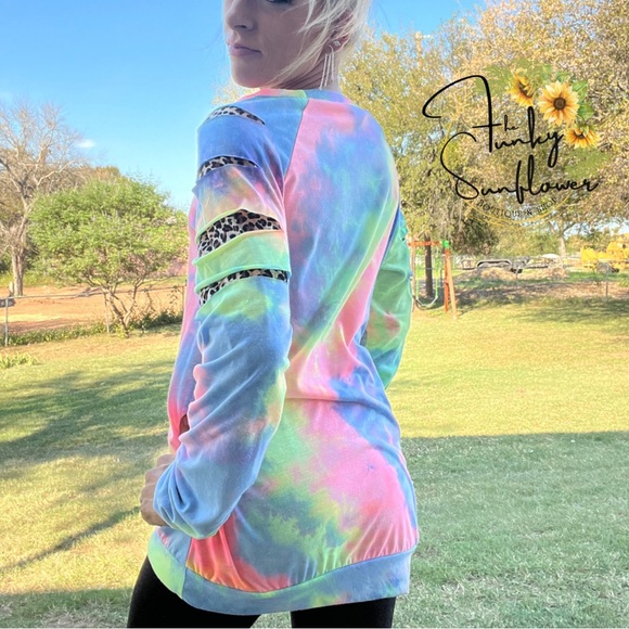 Tie Dye Leopard Razor Cut Long Sleeve Top - Picture 2 of 2